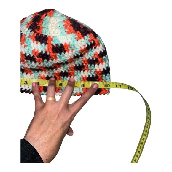 Women’s Hand knit 🧶 Colorful Hat - Picture 4 of 4
